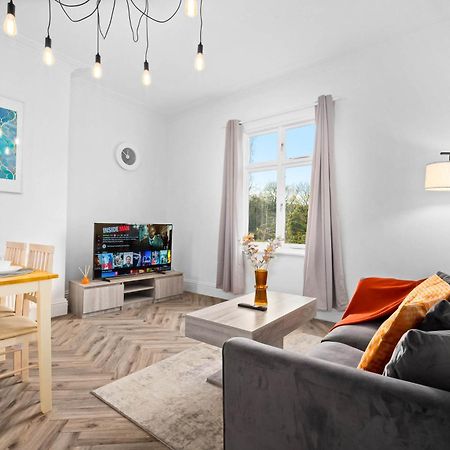 Luxury Apartment - Wolverhampton - Netflix - Smart Tv - Fast Wifi - 7Apc Εξωτερικό φωτογραφία